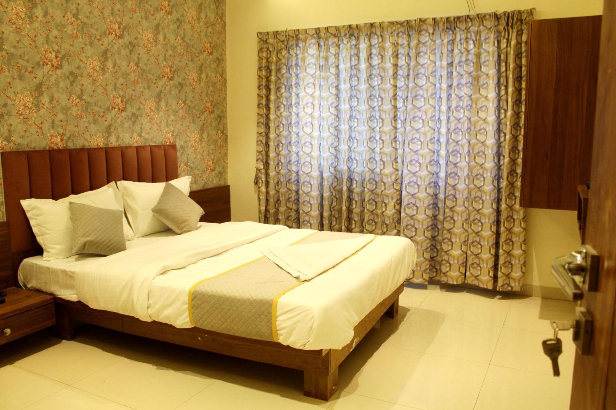 Hotel India Gate Narhe, Pune Exterior foto