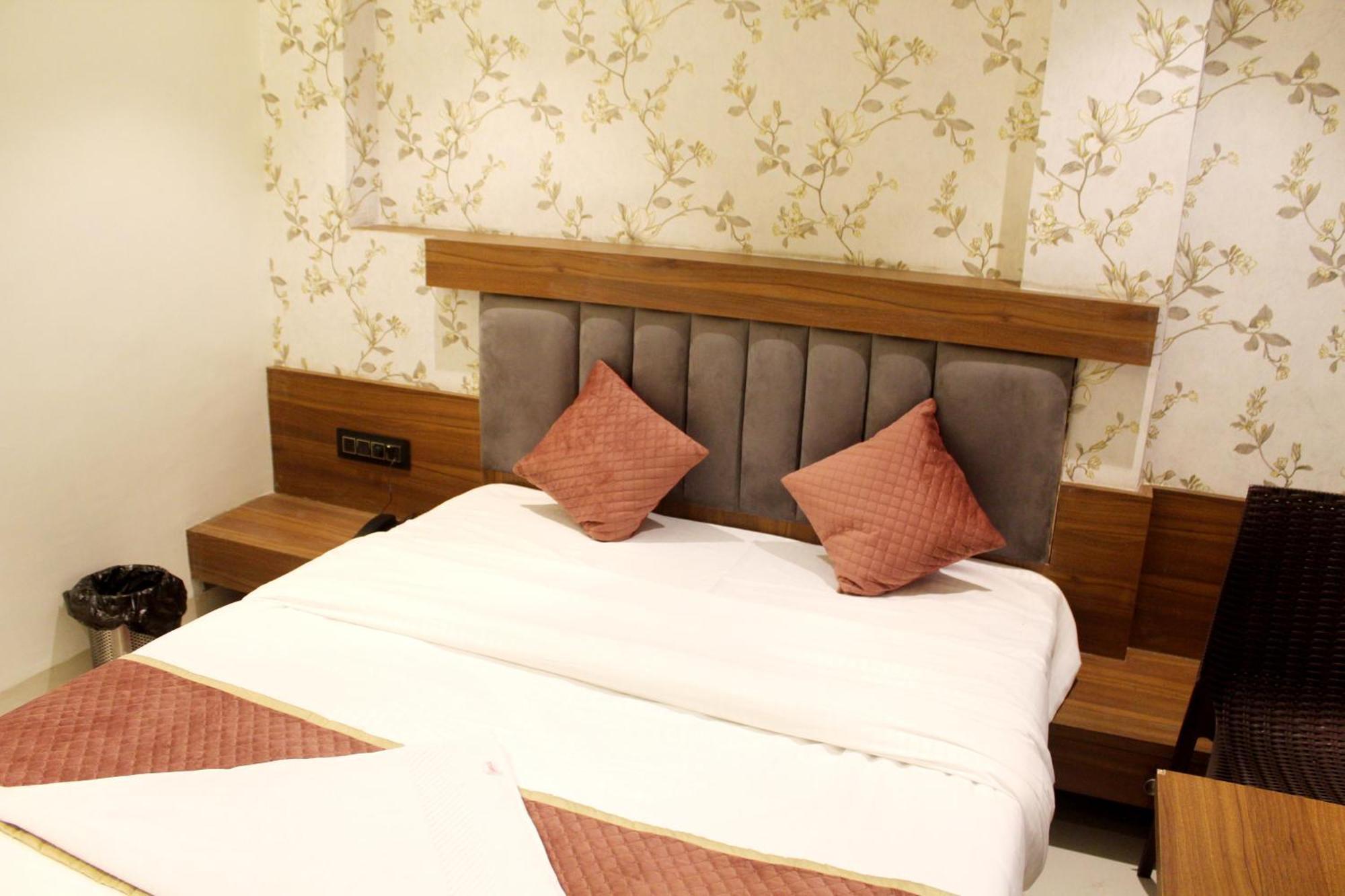 Hotel India Gate Narhe, Pune Exterior foto
