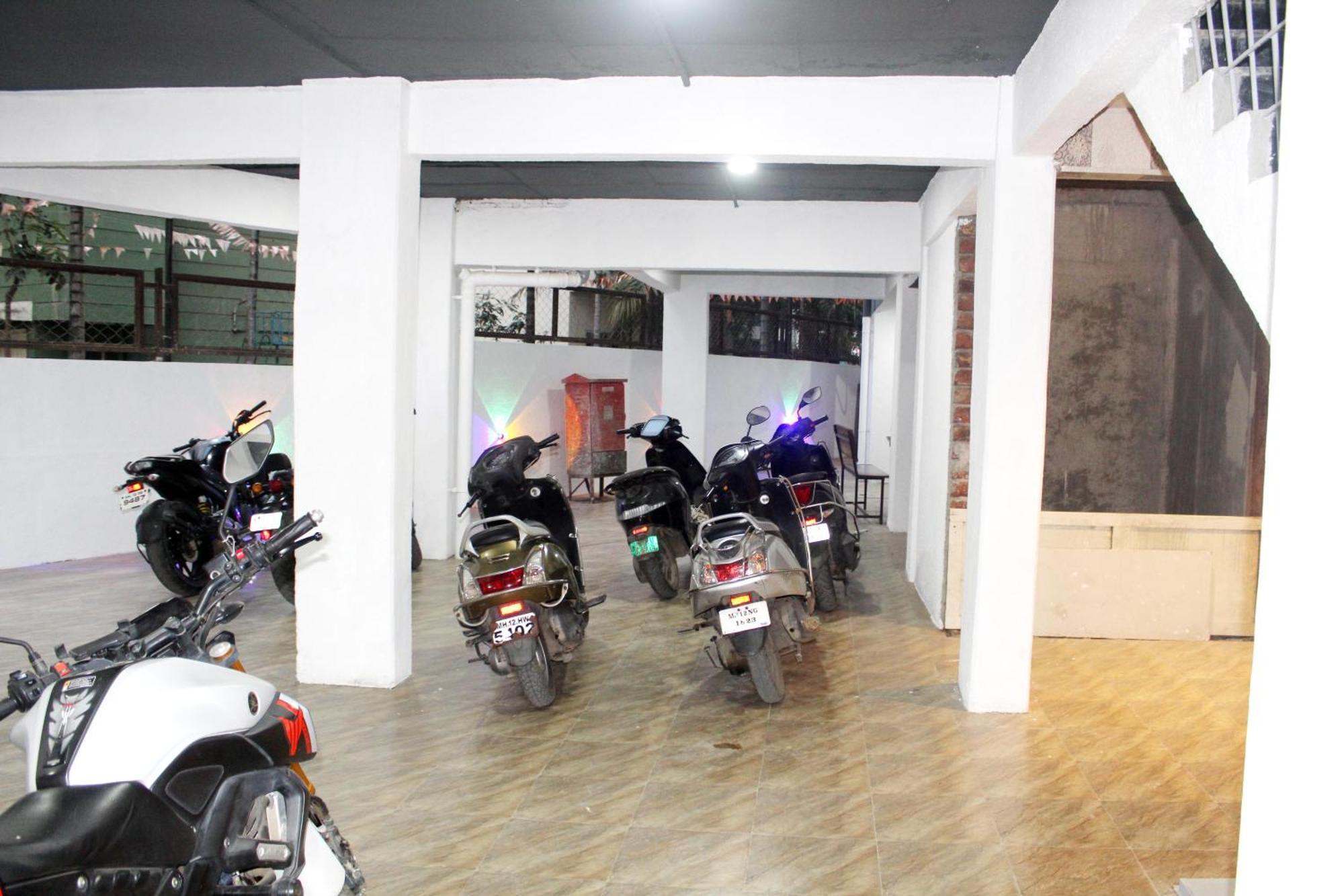 Hotel India Gate Narhe, Pune Exterior foto
