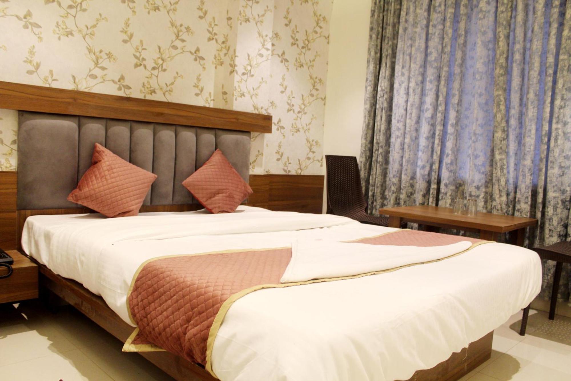 Hotel India Gate Narhe, Pune Exterior foto